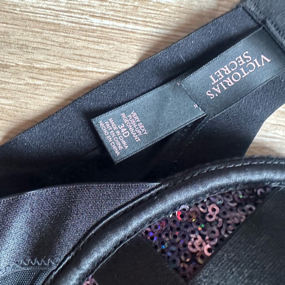 Victoria’s Secret Fashion Show Sequin Black & Purple Halter Push Up Bra Rare 34D - Picture 5 of 6